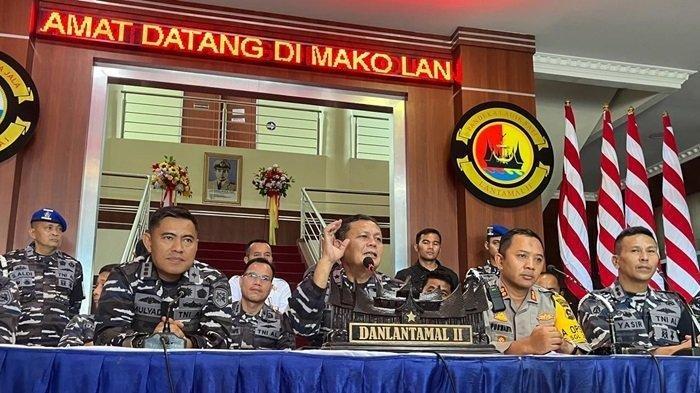 Konferensi pers kasus kematian eks calon siswa Bintara asal Nias Selatan di Lantamal II Padang
