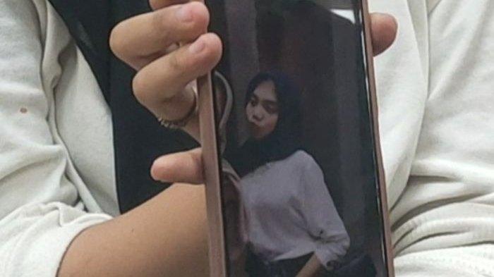 Foto Eenn Jumianti mahasiswi UTM Madura menjadi korban pembunuhan oleh pacarnya karena hamil dua bulan. Kronologi Een Jumianti dibunuh pacar asal Bangkalan itu terbongkar dari HP korban.