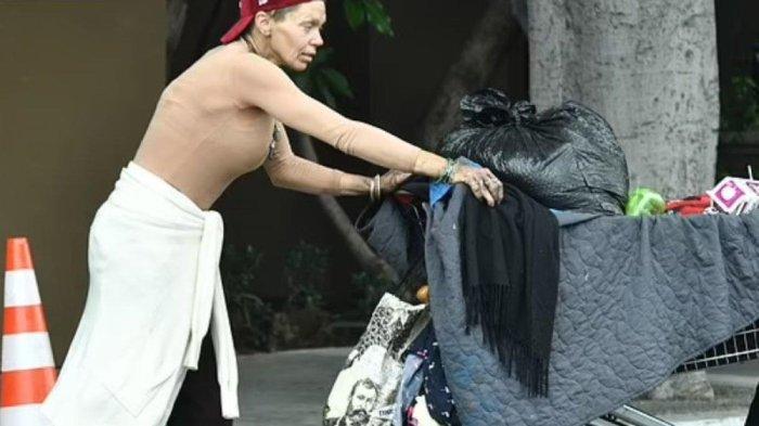 Loni Willison kini jadi gelandangan setelah cerai dari suami