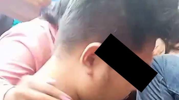 Mahasiswa yang nekad membegal sopir taksi onlne di Surabaya.