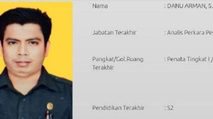Masih ingatkah dengan sosok hakim Danu Arman dulu dipecat gegara nyabu di kantor yang sempat viral di medsos tahun 2023? Kini jadi PNS aktif.