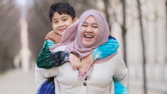 Mbak Lala Naik Pangkat Pensiun Jadi Pengasuh Rafathar, Akhirnya Curhatan Ngeluh Capek Kerja Dijawab