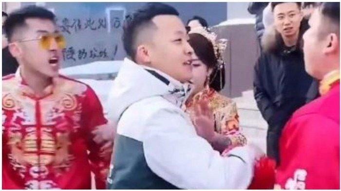 Mempelai pria dan mantan pacar pengantin wanita adu jotos (Eva.vn)