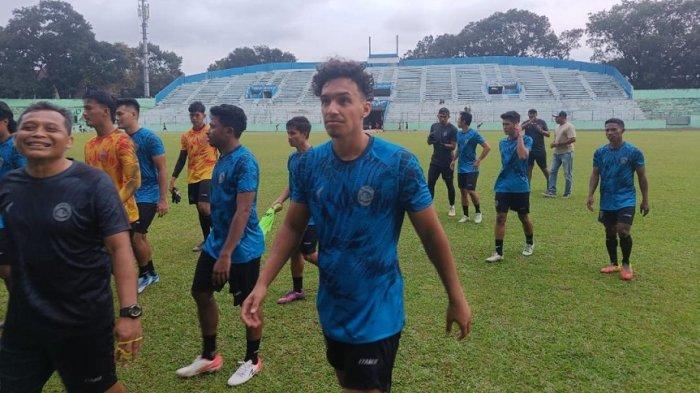 Mohamed Amghar saat menjalani trial bersama Arema FC di Stadion Gajayana, Senin (24/6/2024).