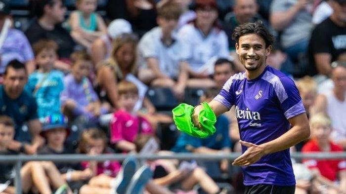 Nathan Tjoe-A-On, pemain Swansea City di Liga Inggris.