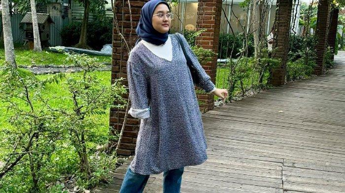 Oriza Violinar menunjukkan semangat di postingan barunya meski tanganya telah diamputasi