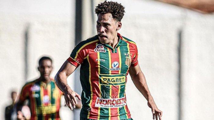 Pablo Oliviera, pemain asing baru Arema FC asal Brasil disebut sudah tiba di Kota Malang dan segera gabung dengan tim Arema FC