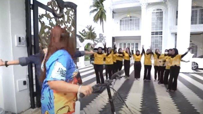 Pagar otomatis di rumah Mami Sultan