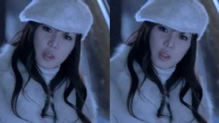 Park Bom saat mengawali kariernya pada tahun 2006