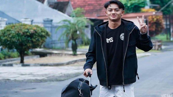 Pemain Arema FC, Achmad Maulana Syarif . Pemain kelahiran Bandung itu bertekad untuk membawa Arema FC meraih kemenangan saat berjumpa Bali United pada Senin (3/2/2025).