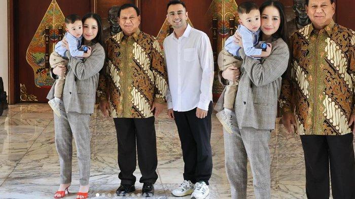 Penampilan Nagita Slavina foto bareng Prabowo Subianto