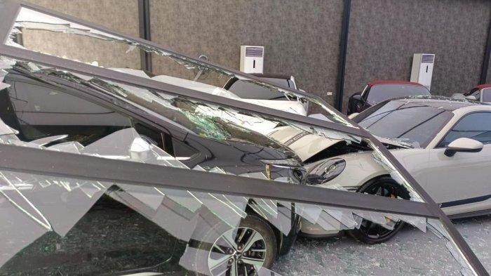 Pengemudi Mitsubishi Xpander yang menabrak mobil Porsche 911 GT3
