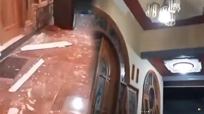 Plafon rumah rompal karena suara keras sound system