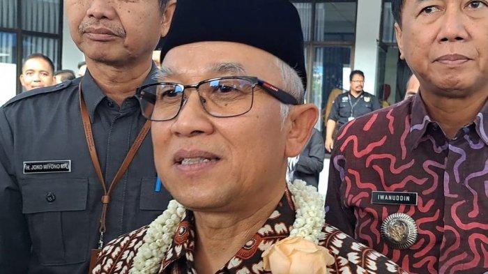 Wamendikdasmen Prof Atip Latipulhayat saat di Universitas Muhammadiyah Purwokerto (UMP), Kabupaten Banyumas, Jawa Tengah, Selasa (21/1/2025). Prof Atip menyatakan tidak ada libur sekolah selama Ramadan 2025