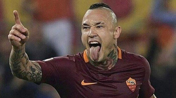 Radja Nainggolan, saat membela AS Roma di Liga Italia. Kini, ia resmi menjadi pemain Bhayangkara FC di Liga 1 2023.