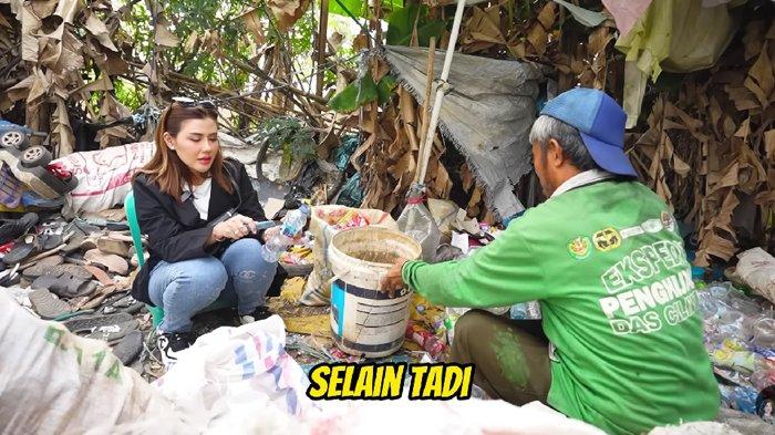 Rey Utami ikut duduk di TPS memilah sampah