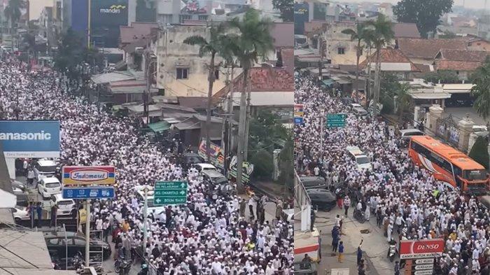 Ribuan orang mengantar jenazah Habib Mahdi Muhammad Syahab