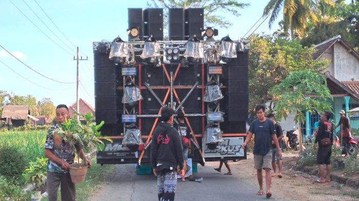 Cek sound sound Horeg di Desa Urek-urek, Kecamatan Gondanglegi, Kabupaten Malang