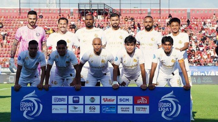 Starting eleven Arema FC di putaran pertama Liga 1 2024.