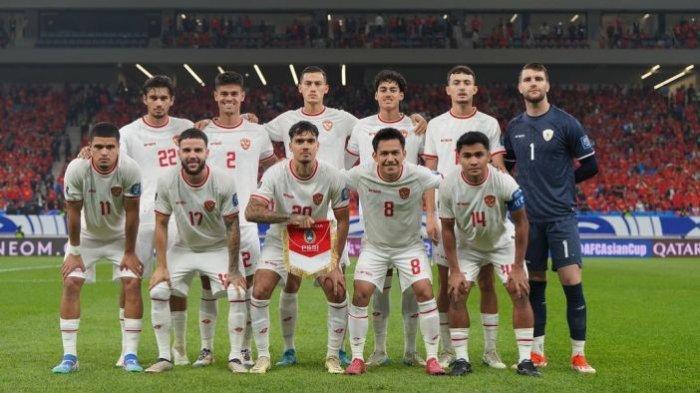 Starting eleven Timnas Indonesia saat dijamu China di Stadion Qingdao Youth Football, Selasa (14/10/2024) malam.