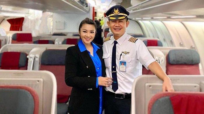 Suka Duka Fitri Carlina jadi Istri Pilot Ganteng