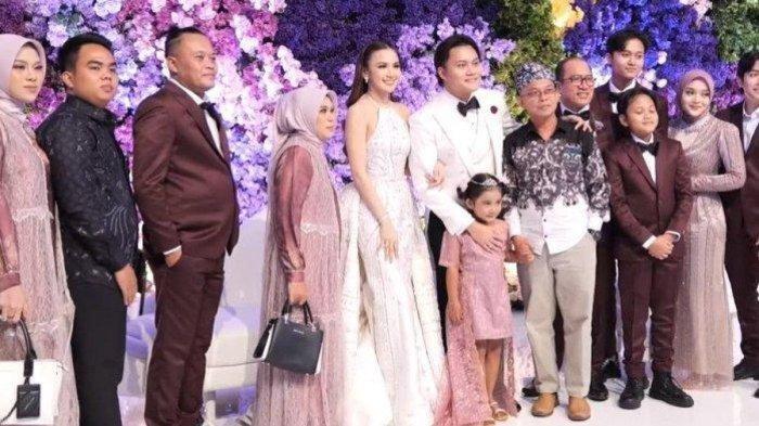 Sule sambut Bintang dengan senyuman hangat. (YouTube Puteri Delina.)