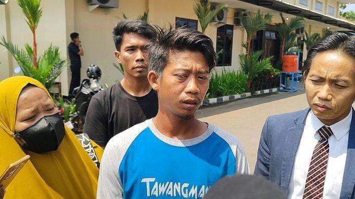 Tasrun suami korban melaporkan dugaan malapraktik ke Polres Indramayu