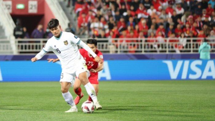 Striker Timnas Indonesia, Hokky Caraka, saat menghadapi Vietnam dalam laga Grup D Piala Asia 2023 di Abdullah bin Khalifa Stadium, Doha, Qatar, Jumat (19/1/2024).