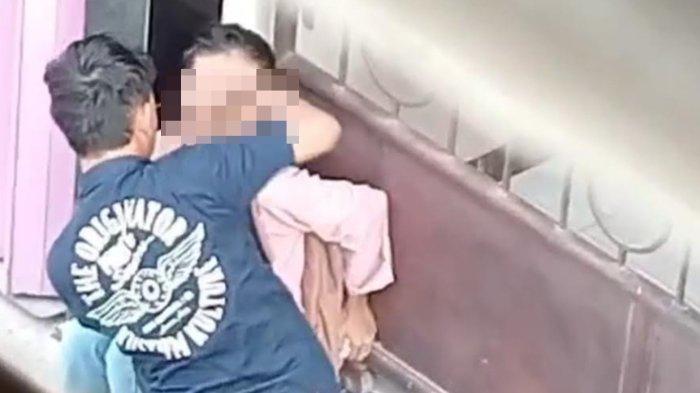 Aksi kekerasan dilakukan F terhadap D di sebuah rumah kos terekam kamera video ponsel hingga beredar luas dan viral. Belakangan diketahui, pasangan dalam video itu adalah mahasiswa Fakultas Teknik Universitas Trunojoyo Madura (UTM).