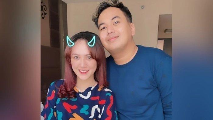 Vicky Prasetyo pencipta asli lagu Rungkad curhat soal tak mendapat hak royalti yang sepadan.