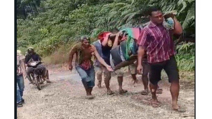 Viral Ibu Hamil Lahiran di Jalan Setelah Ditandu 3 Km, Tak Sanggup Bayar Saat di Puskesmas