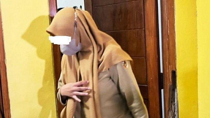 Wanita ASN di Mojokerto digerebek suaminya saat selingkuh dengan rekan kerja.