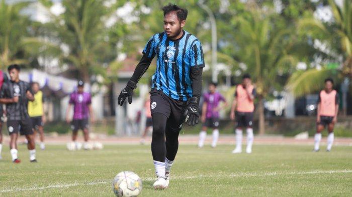 Adixi Lenzivio, kiper baru Arema FC