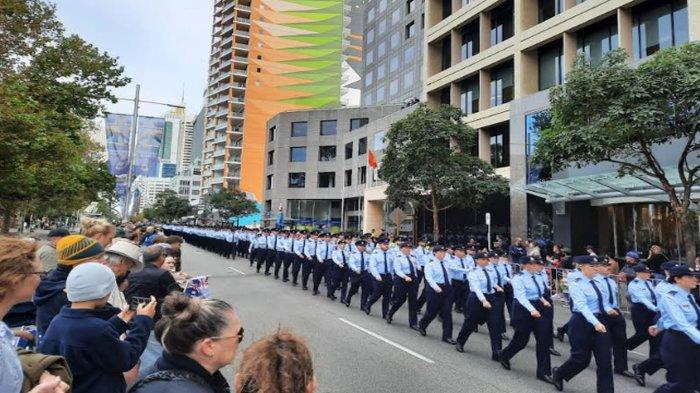 Parade memperingati Hari Australia and New Zealand Corps (ANZAC Day) yang jatuh setiap tanggal 25 April di Perth Australia, Kamis (24/4/2025)