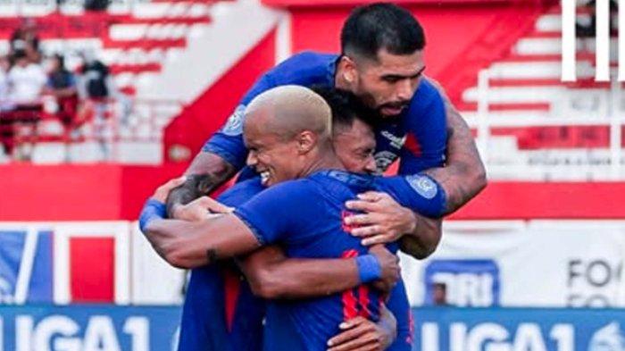 Selebrasi pemain Arema FC di laga melawan Persita Tangerang , Selasa (3/12/2024)
