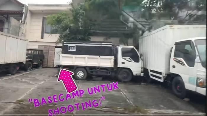 Basecamp untuk shooting Rieta Amilia