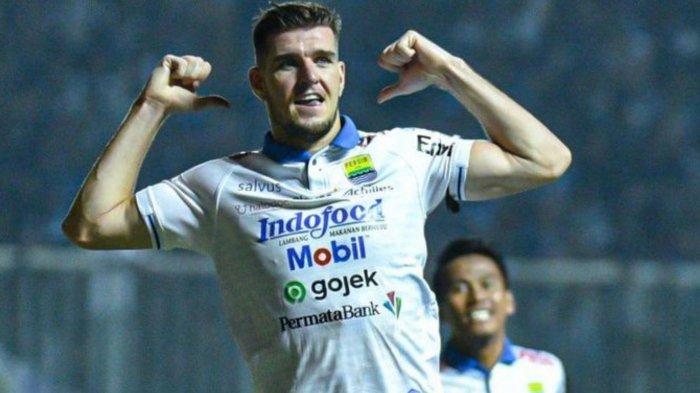 ILUSTRASI - Nick Kuipers dalam pertandingan Persib Bandung dalam artikel Biodata Nick Kuipers