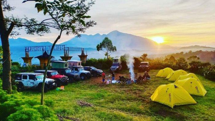 Bukit Nirwana yang dikelilingi 10 gunung terletak Desa Pujon Kidul, Kabupaten Malang