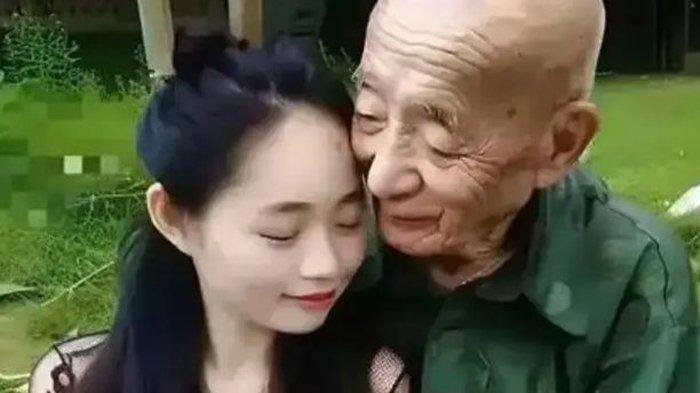 VIRAL di media sosial seorang gadis cantik berusia 23 tahun memilih menikah dengan pria berusia 80 tahun di Provinsi Hebei, Tiongkok. Pria yang beruntung ini biasa dipanggil Tuan Li, sedang wanita bernama Xiaofang