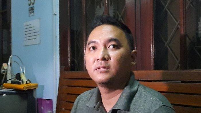 Manajer Tukul Arwana, Rizki Kimon ditemui Grid.ID di kawasan Cipete, Jakarta Selatan