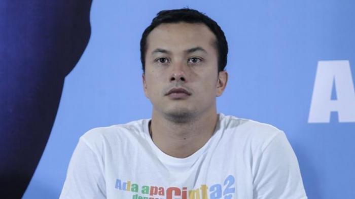 Nicholas Saputra Buat Sejarah Baru, Posting Foto Selfie Demi Pilpres 2019, Viral & Trending Twitter