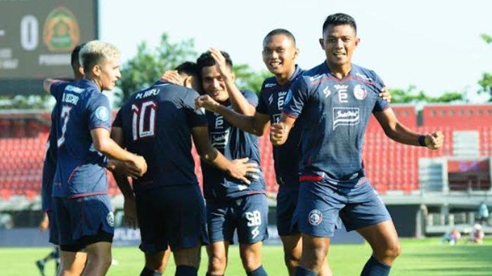 Hasil skor akhir Arema FC Vs Persikabo 1973 adalah 1-0 dalam laga Kompetisi Liga 1 pekan ke-10 di stadion Kap[ten I Wayan Dipta Gianyar Bali, pada Senin (28/8/2023) sore ini.