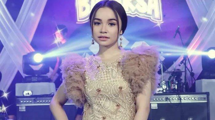 Sosok Tasya Rosmala
