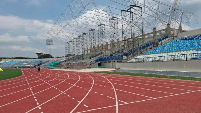 Kondisi stadion Kanjuruhan tampak dalam, Kamis (26/9/2024).