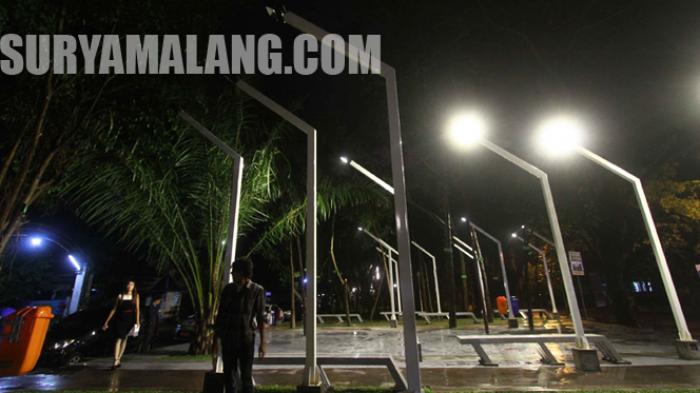 Inilah Taman Kunang-kunang yang pembuatannya menelan beaya Rp 2 miliar.