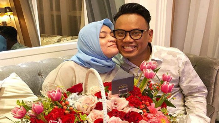 Uya Kuya dan istri