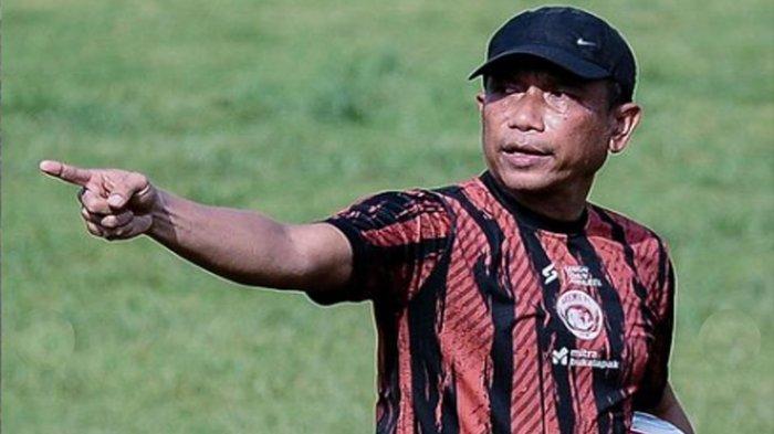 Pelatih Widodo Cahyono Putro (WCP) saat terakhir kali memimpin Arema FC. WCP menyatakan tugasnya di Arema FC sudah selesai
