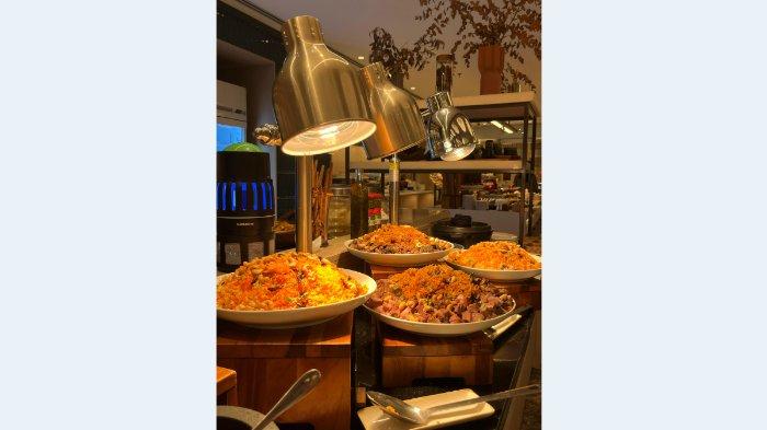 WAKTUNYA INDONESIA BERBUKA - VIVERE Hotel, ARTOTEL Curated hadirkan Waktunya Indonesia Berbuka di Yin and Yum All Day Dining VIVERE Hotel, ARTOTEL Curated. Ada 6 rotasi menu khas Nusantara dan promo Pay 4 Get 5 Rp 228.000++/pax selama Ramadan.