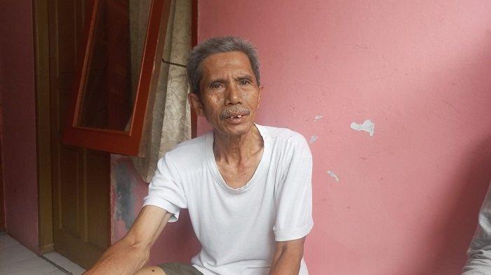 Ketua RT 03/RW 01 Pedurenan, Karang Tengah, Yuhaeri mengungkapkan Muhamad Luckas, driver ojek online yang membawa kabur laptop customer, sering berpindah tempat.