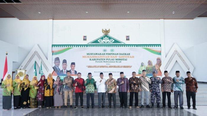 Usai Musyawarah pimpinan daerah Muhammadiyah dan Aisyiyah pulau Morotai, periode Muktamar ke 48, dilakukan foto bersama, bertempat di Islamic Center Morotai, desa Gotalamo, kecamatan Morotai selatan, Sabtu (2/9/2023)